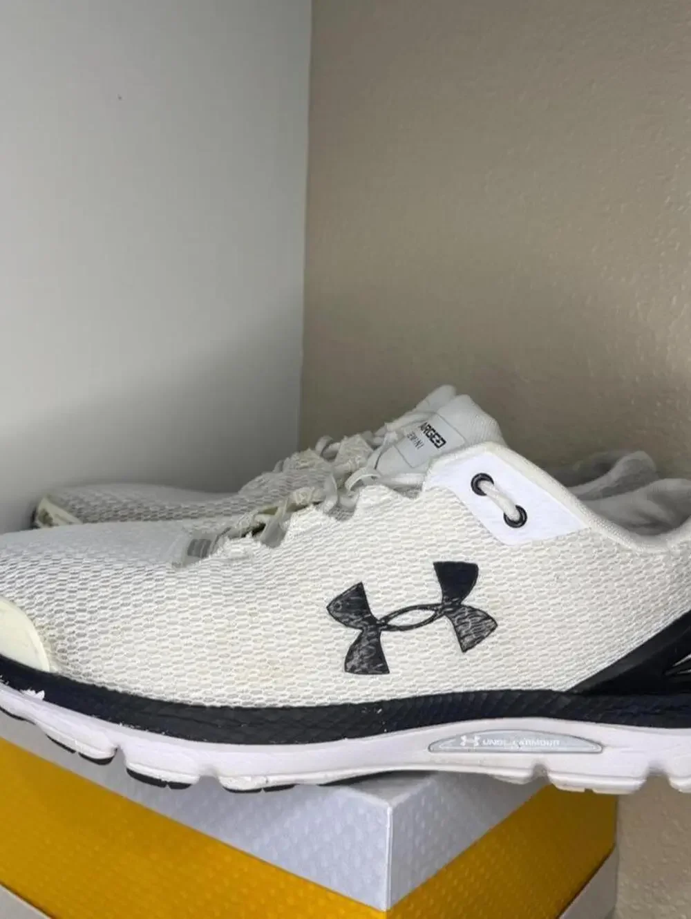 Under Armour Charged Gemini Running Shoes Men's Size 14 White Black Sneakers